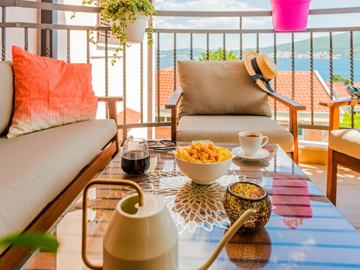 Cicciobello Lux Apartment Baosici With Stunning Sea View Exterior photo